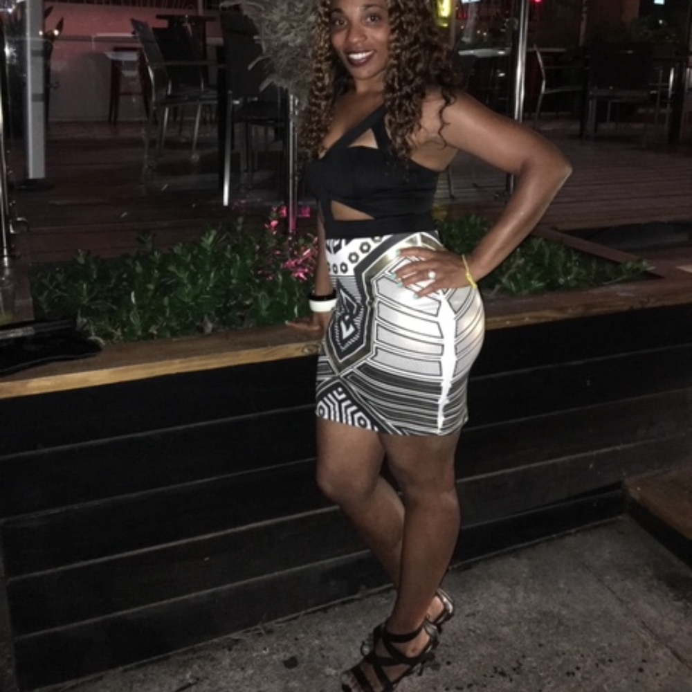 Solemio Los Angeles Black/White/Gold Mini Dress